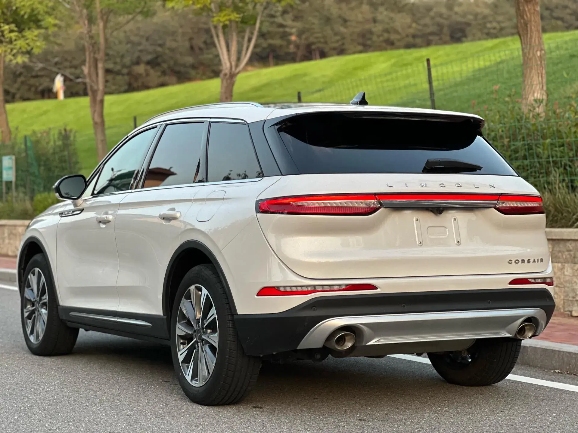 2022 LINCOLN CORSAIR thumbnail 4