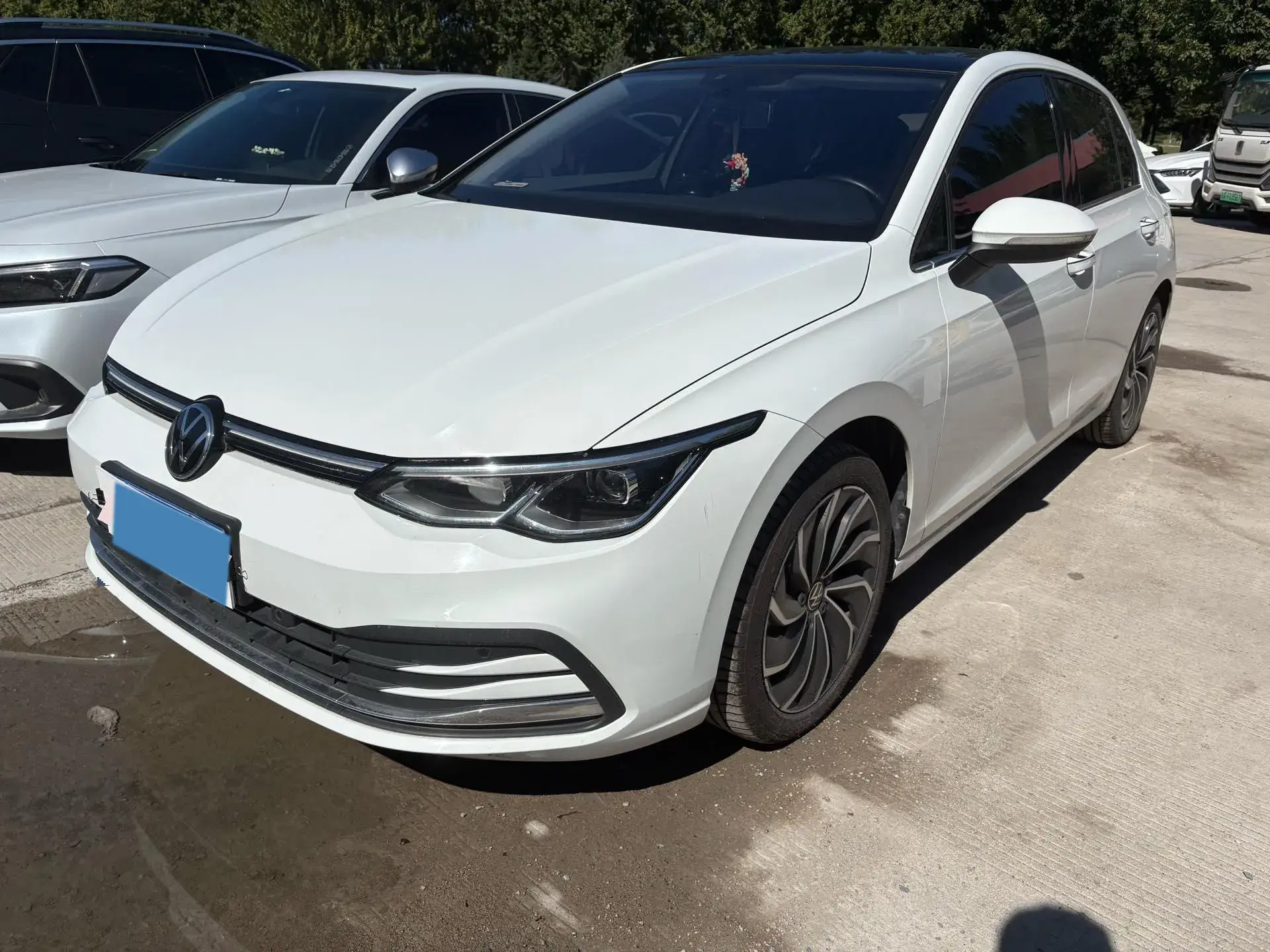 2021 VOLKSWAGEN GOLF view 1