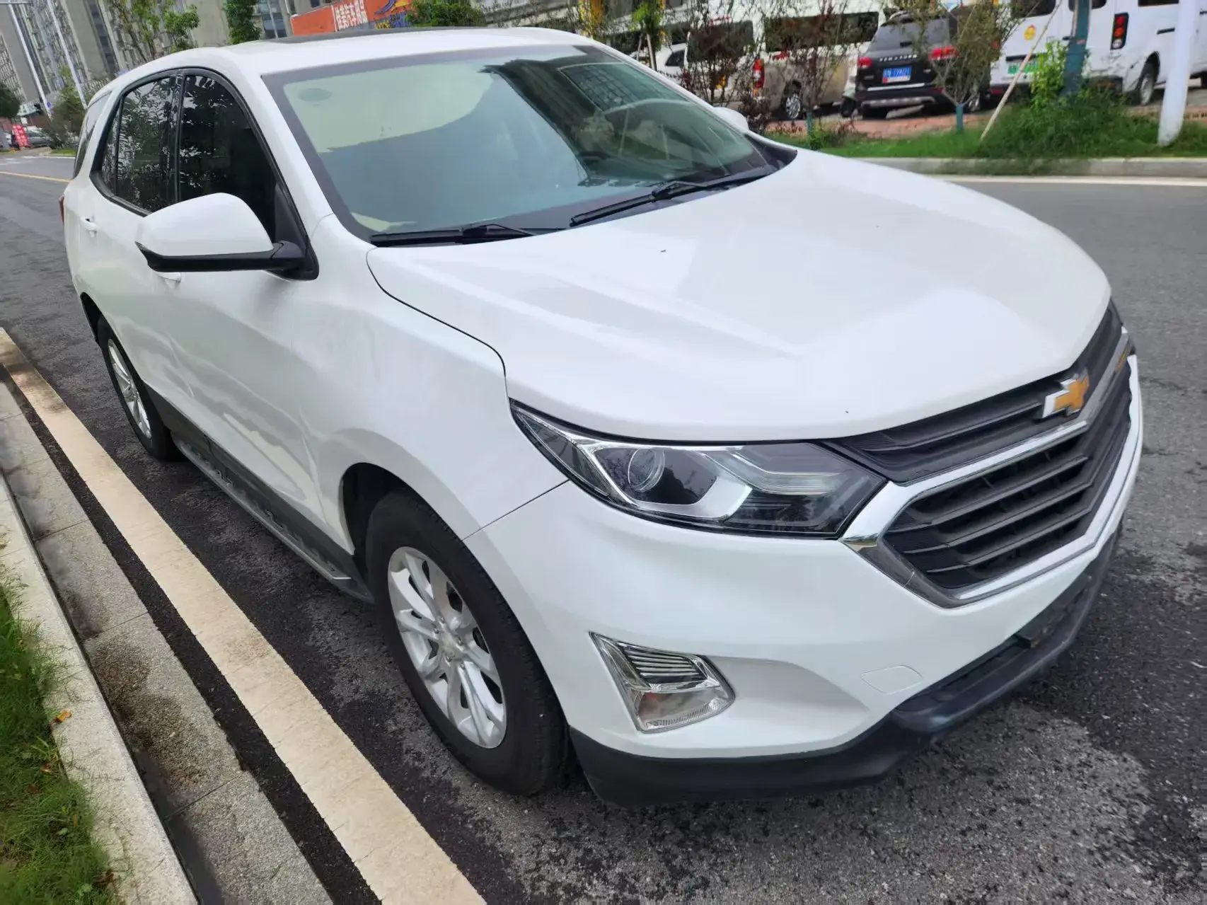 2018 CHEVROLET EQUINOX thumbnail 3