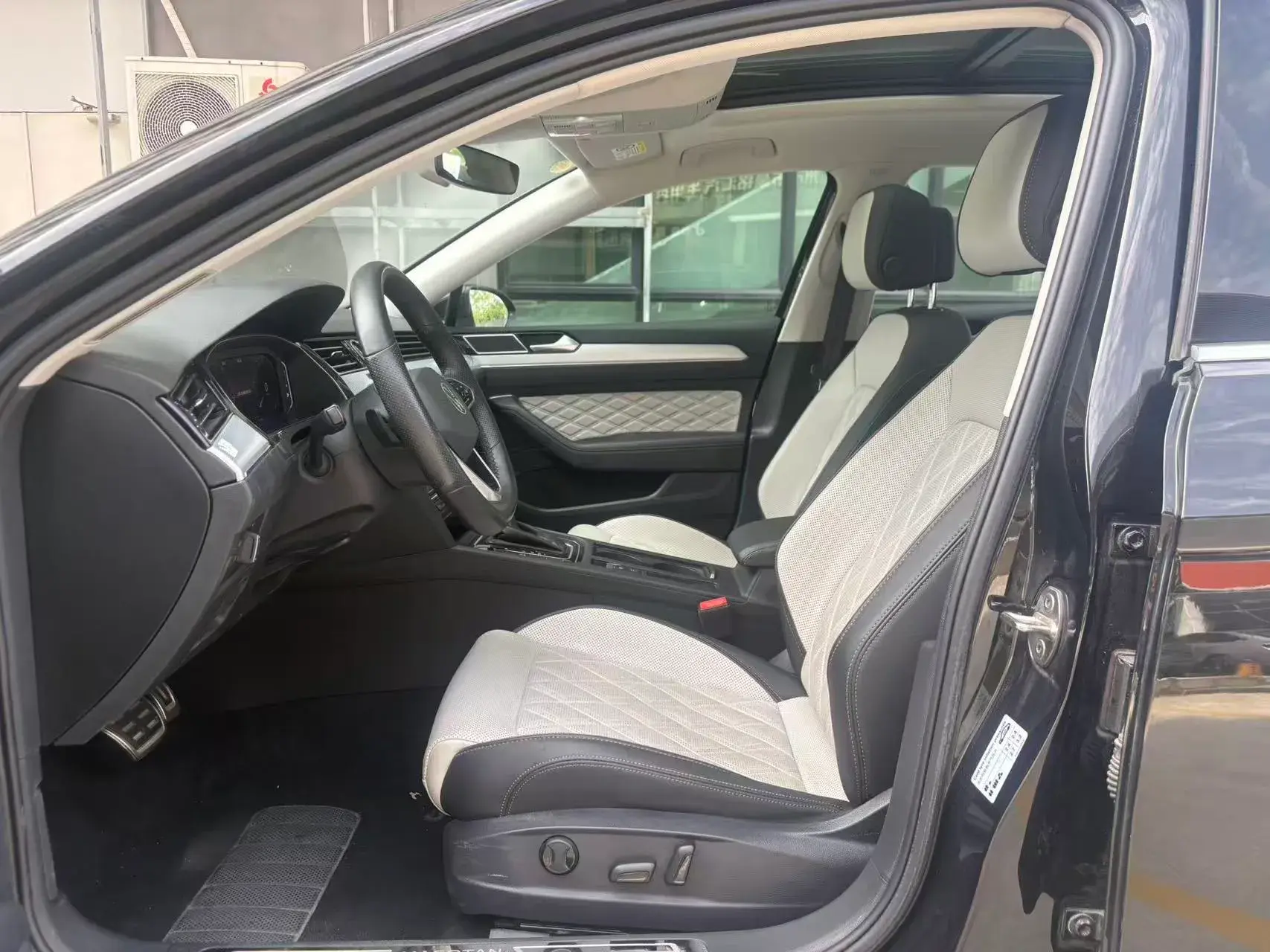 2023 VOLKSWAGEN MAGOTAN thumbnail 4