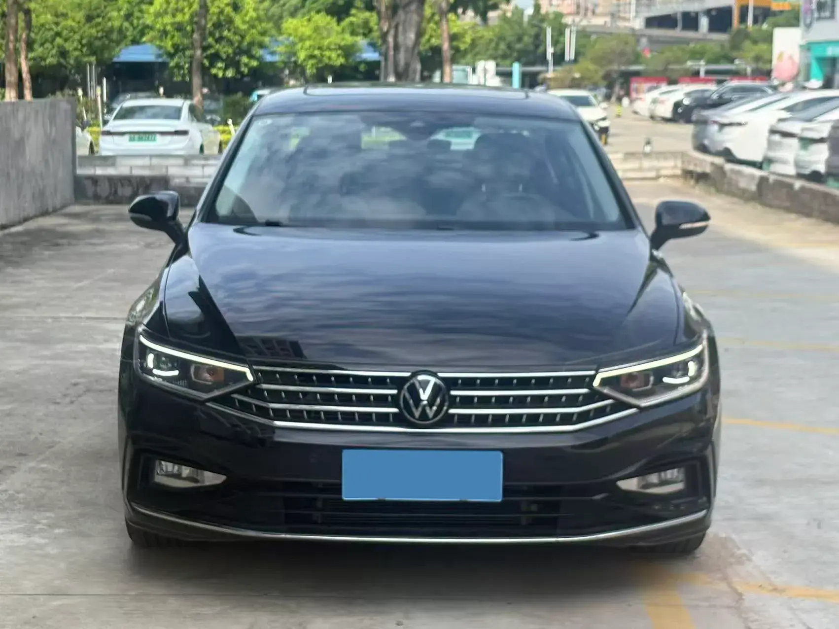 2023 VOLKSWAGEN MAGOTAN thumbnail 3