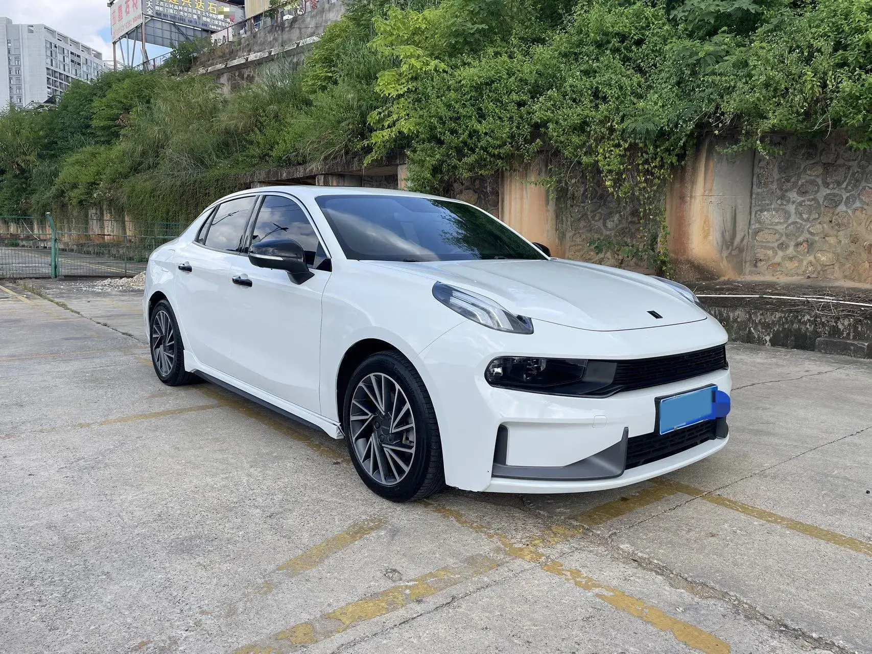 2022 LYNK&CO 03 thumbnail 3