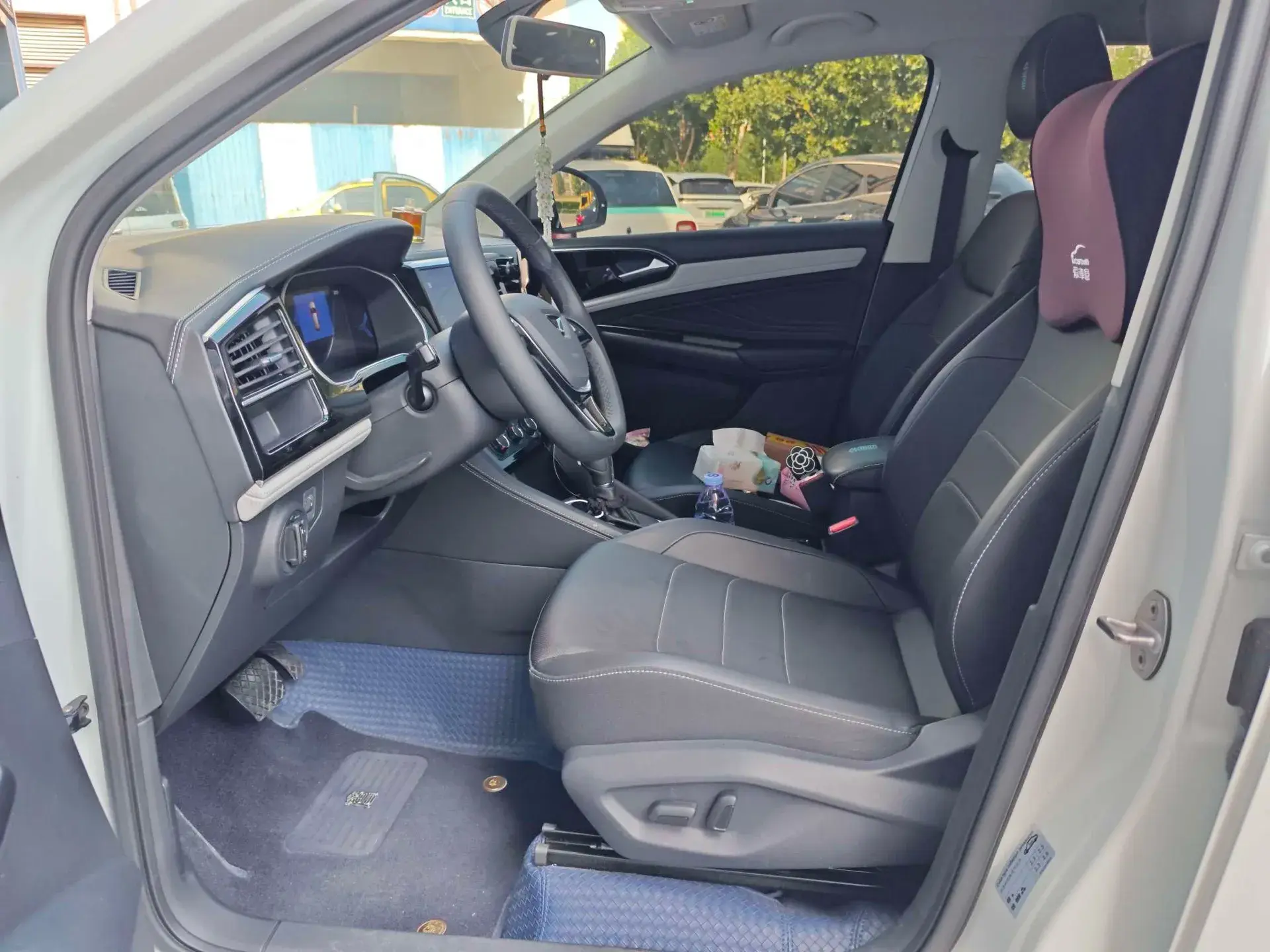 2023 JETTA VS7 thumbnail 4