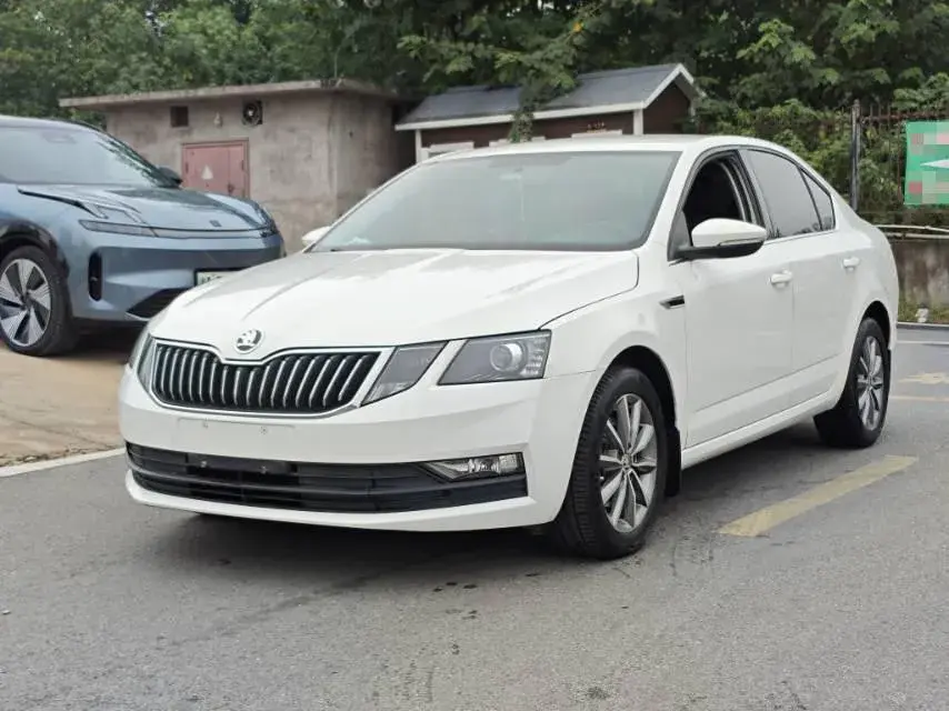 2018 SKODA OCTAVIA view 1