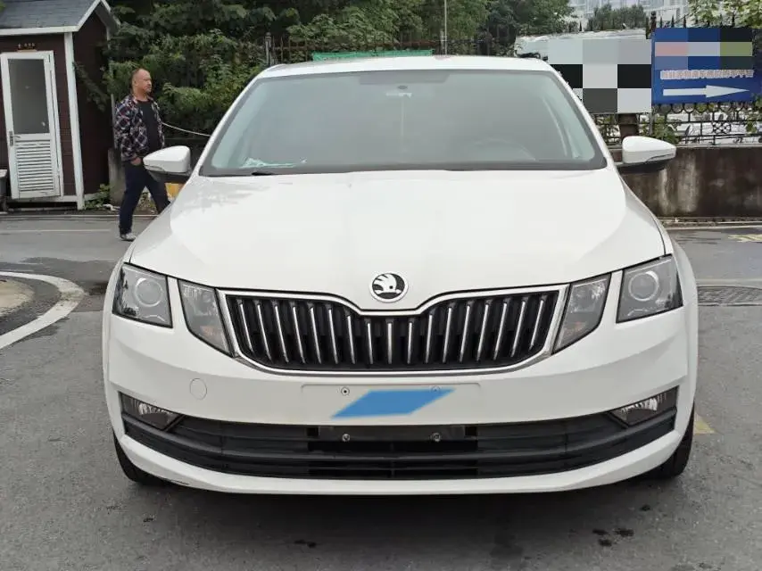 2018 SKODA OCTAVIA thumbnail 2