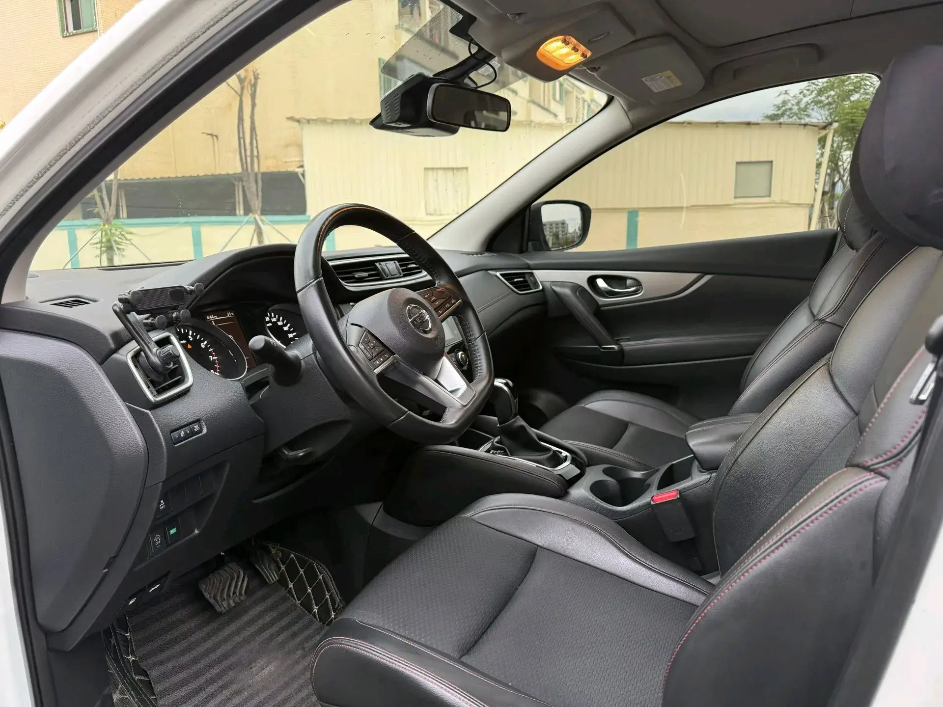 2021 NISSAN QASHQAI thumbnail 4