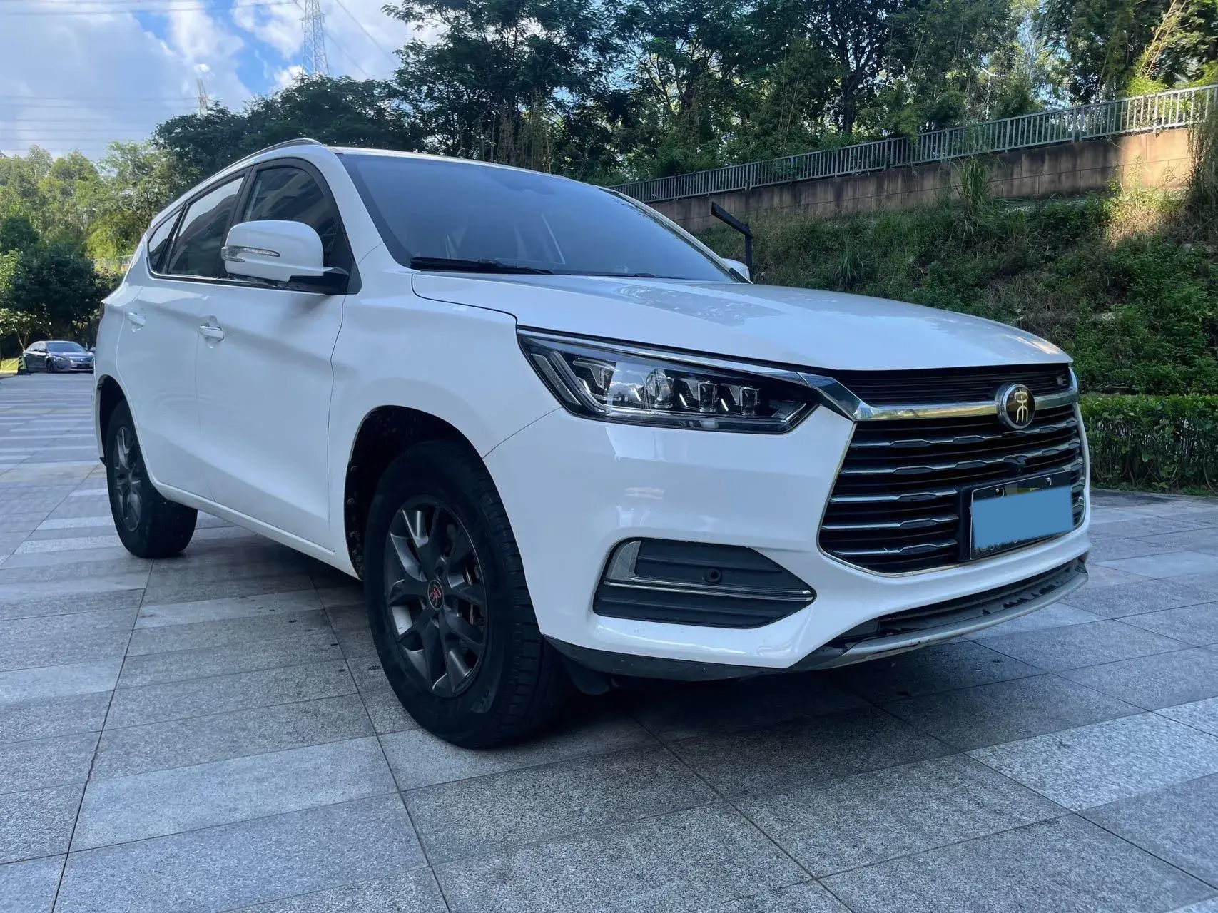 2019 BYD SONG thumbnail 3