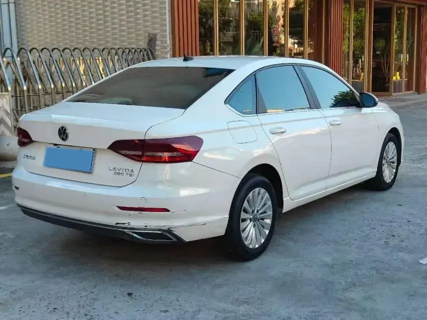 2021 VOLKSWAGEN LAVIDA thumbnail 4