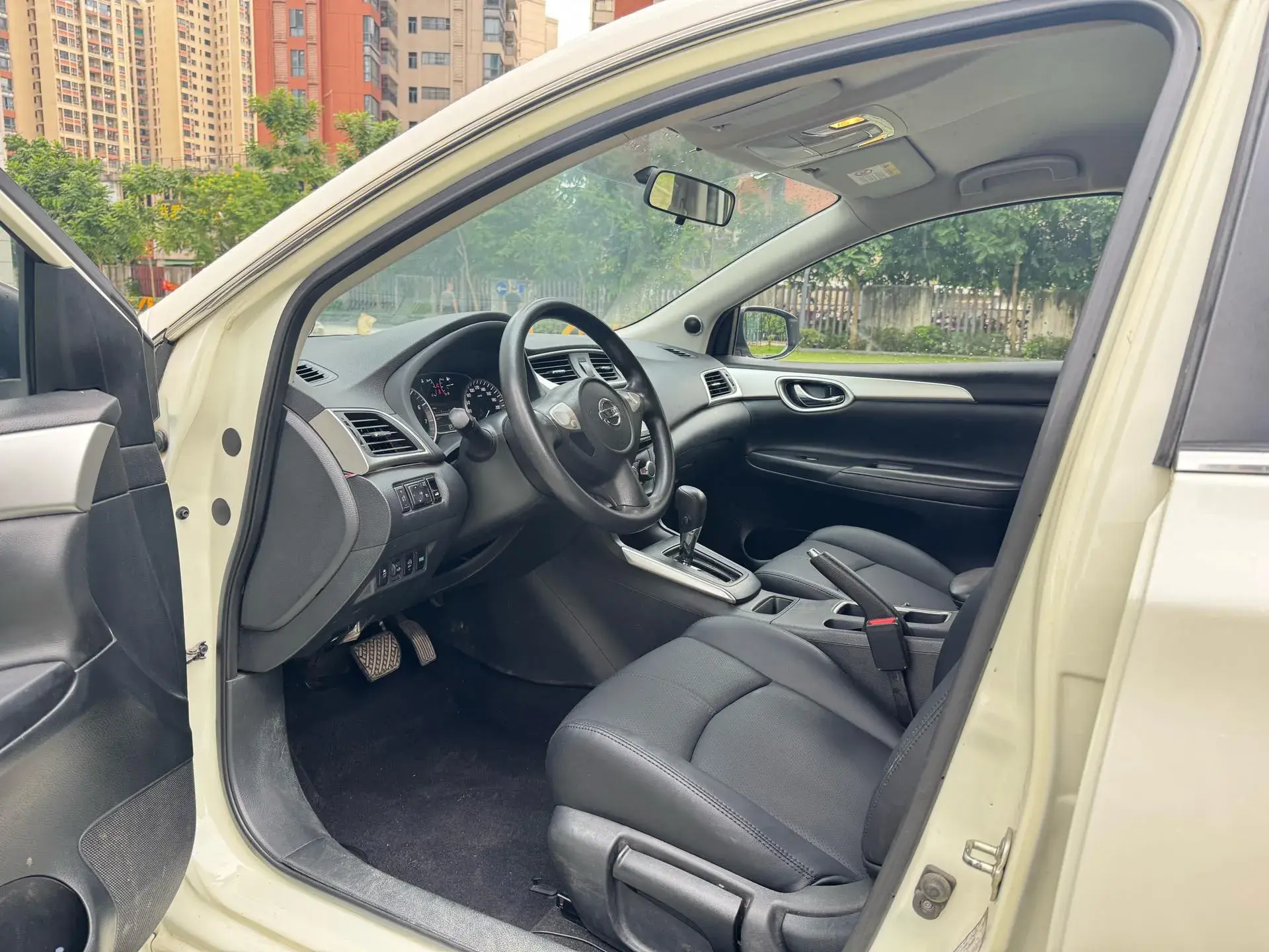 2021 NISSAN SYLPHY thumbnail 4