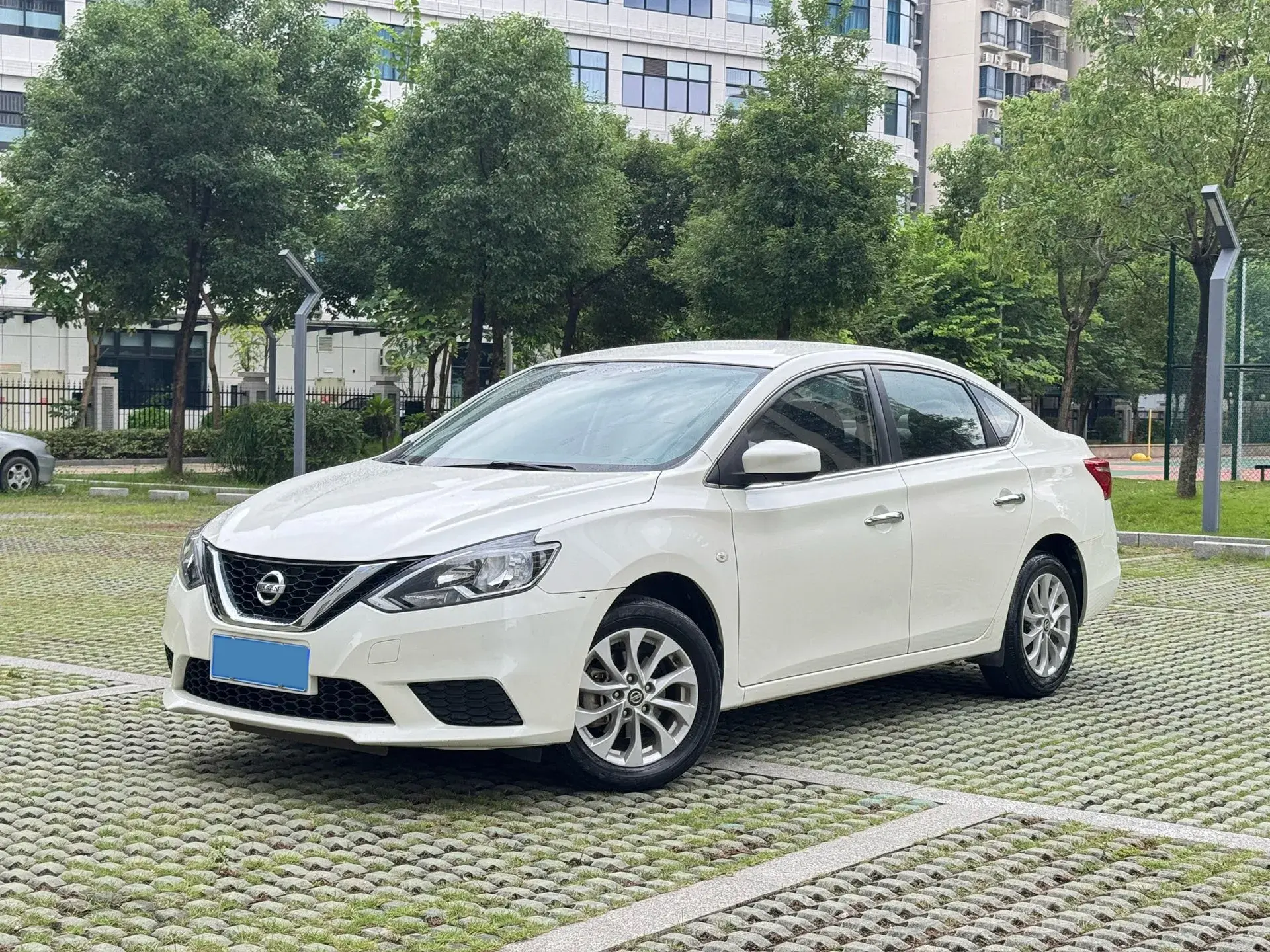2021 NISSAN SYLPHY view 1