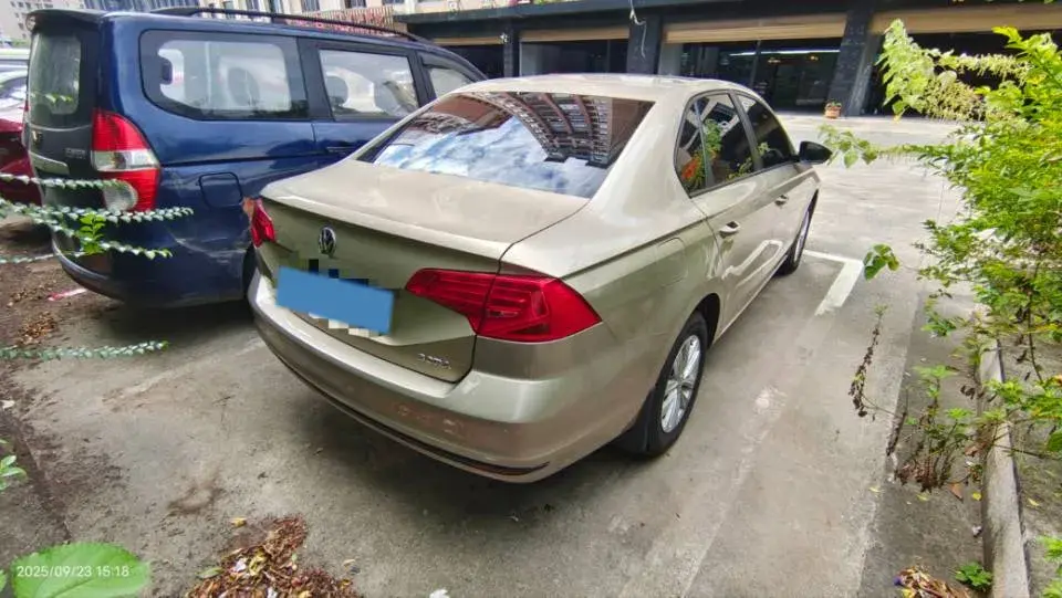 2018 VOLKSWAGEN BORA thumbnail 4