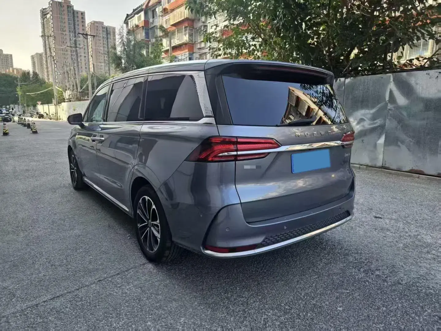 2022 ROEWE IMAX8 thumbnail 4