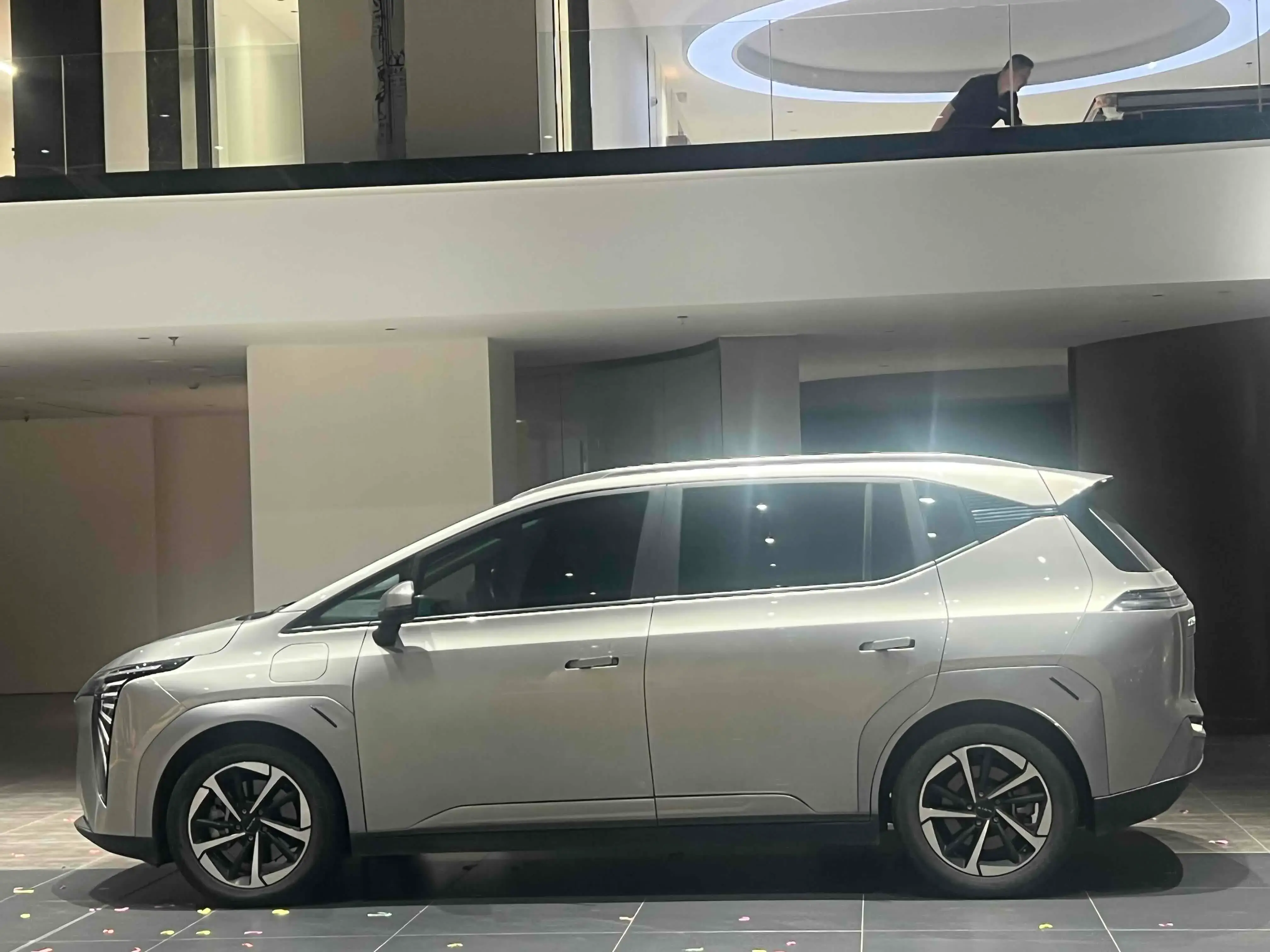 2023 AION Y thumbnail 4