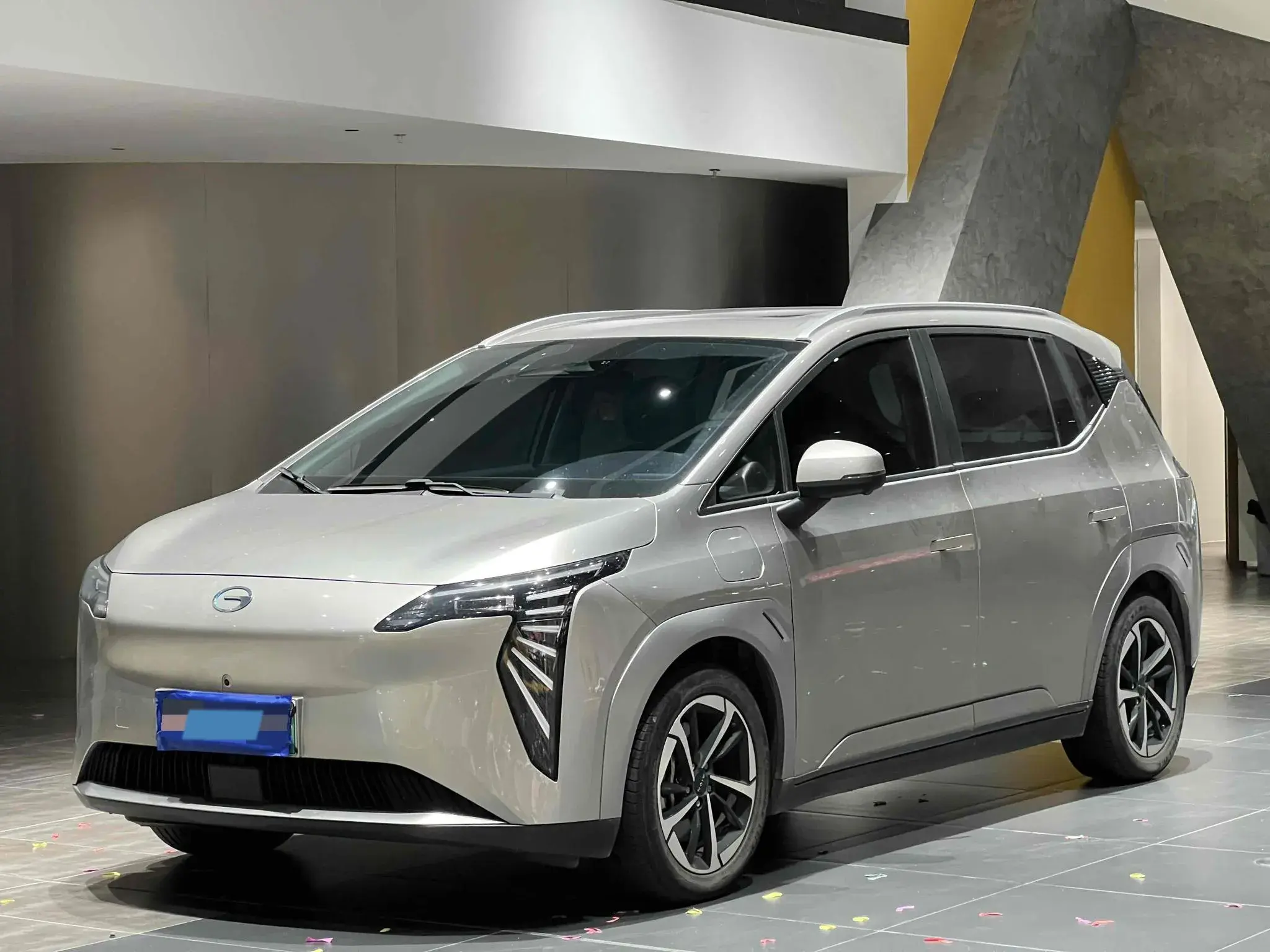 2023 AION Y view 1