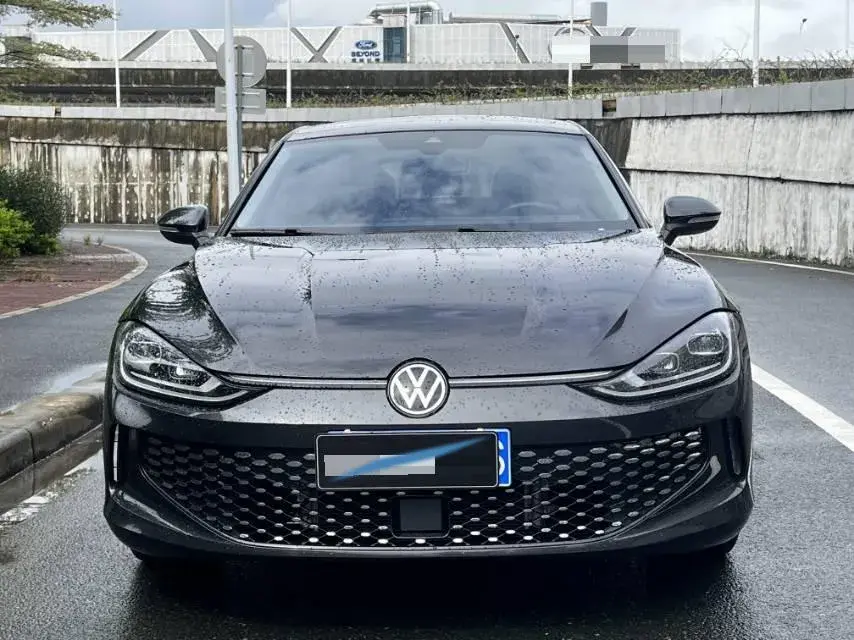 2023 VOLKSWAGEN LAMANDO thumbnail 3