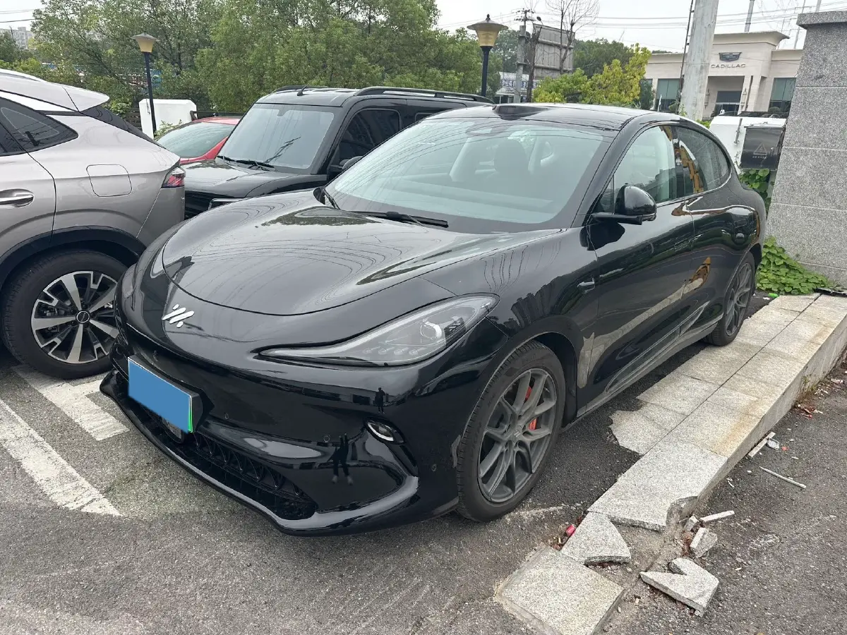 2025 IM LS6 BEV 100KWH