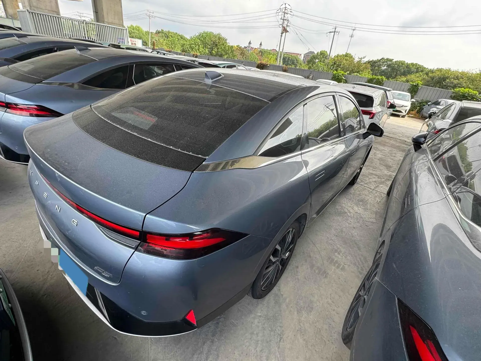 2022 XPENG P5 thumbnail 3