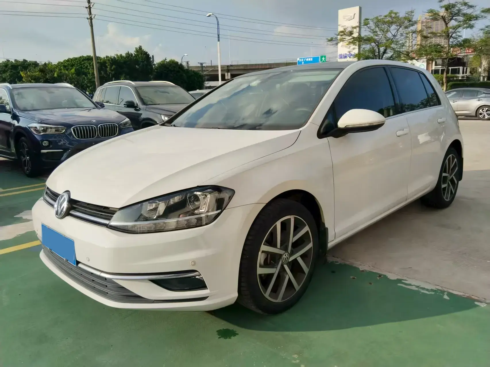 2018 VOLKSWAGEN GOLF view 1
