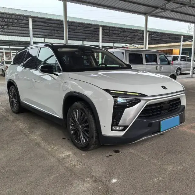 2020 NIO ES8 thumbnail 3