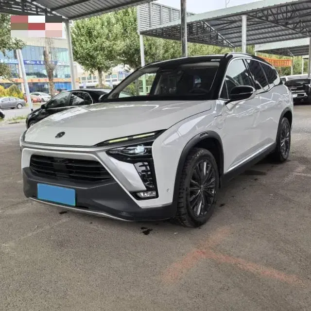 2020 NIO ES8 view 1