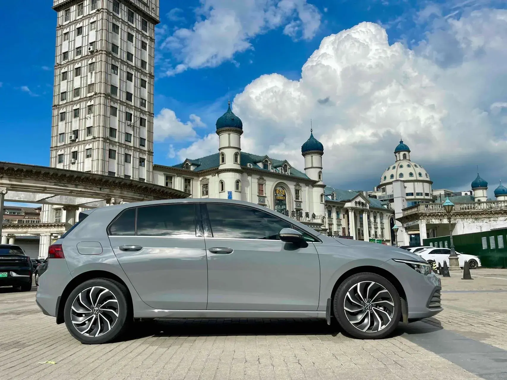 2021 VOLKSWAGEN GOLF thumbnail 3