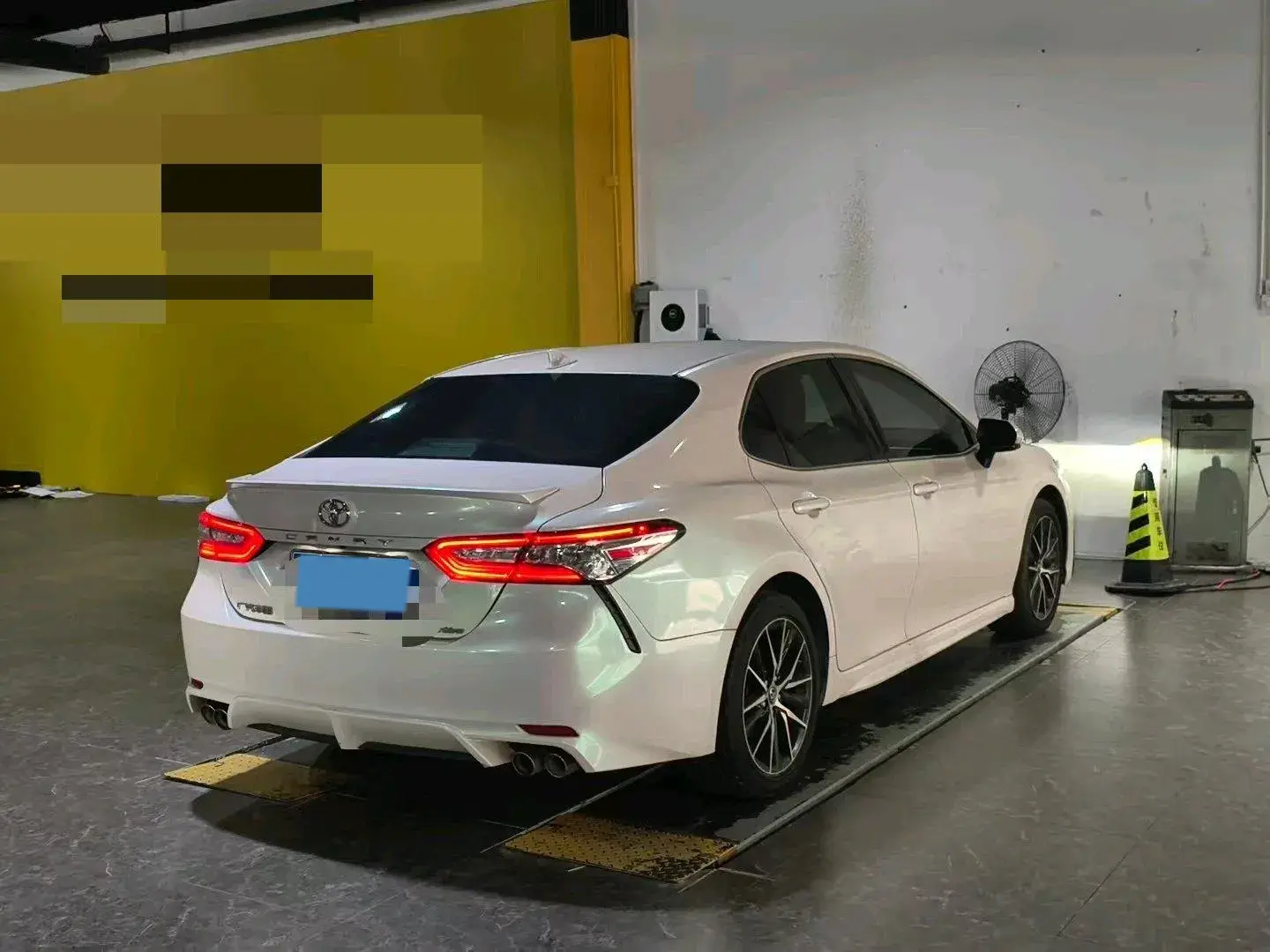 2023 TOYOTA CAMRY thumbnail 4