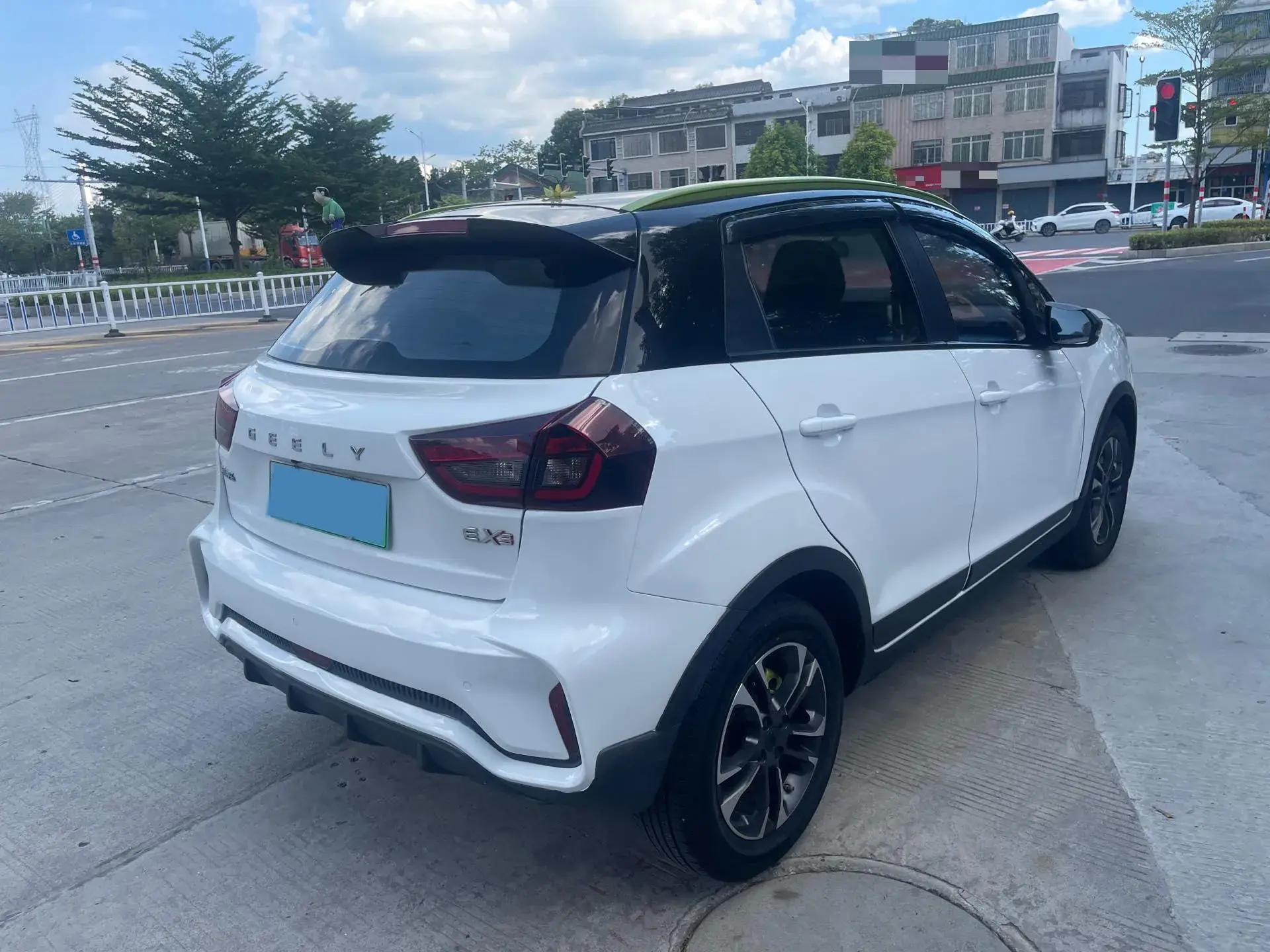 2021 GEOMETRY EX3 thumbnail 4