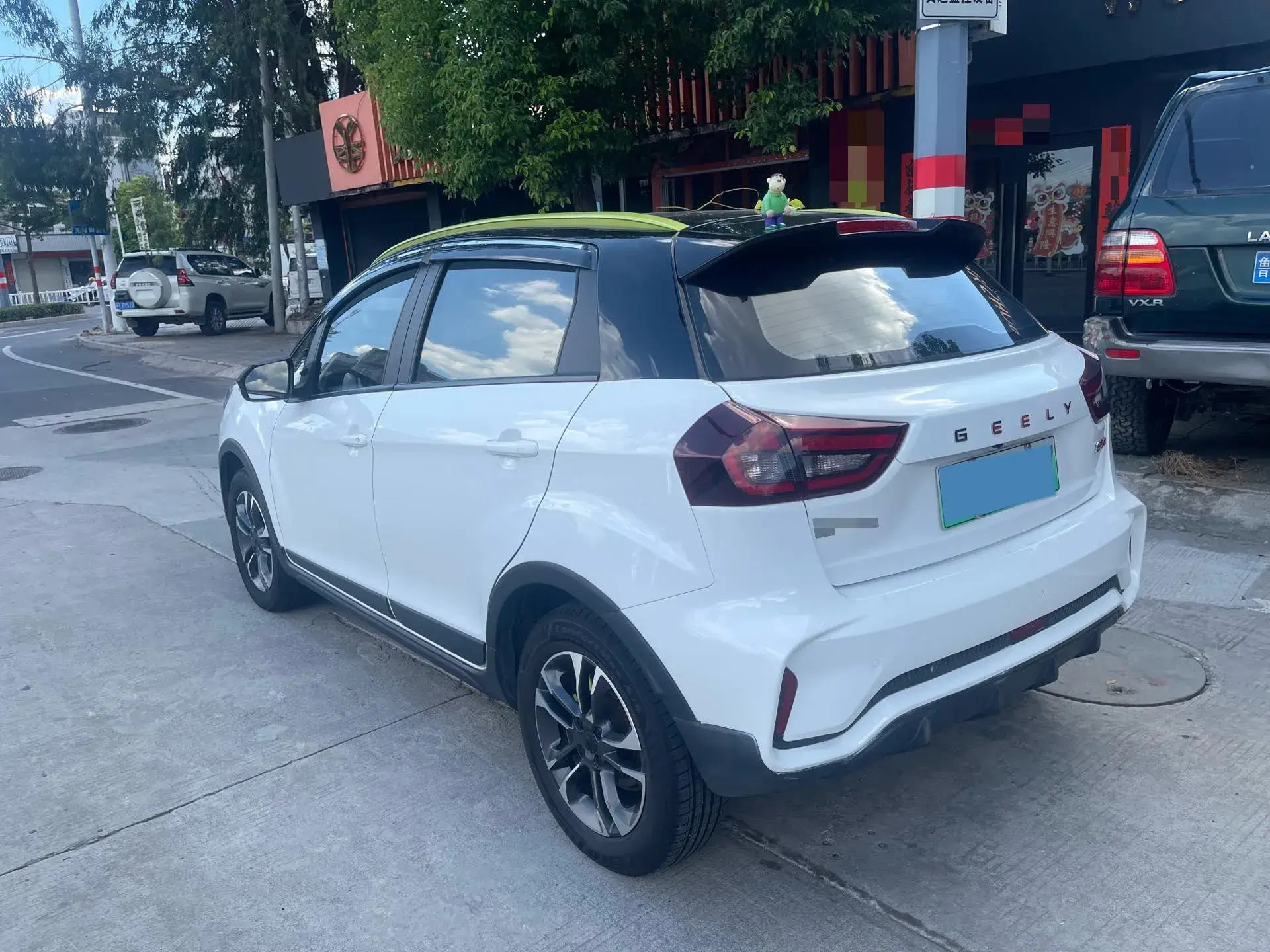 2021 GEOMETRY EX3 thumbnail 3