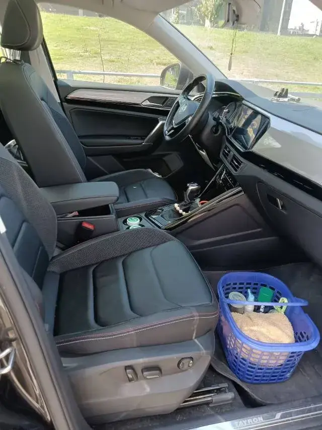 2020 VOLKSWAGEN TAYRON thumbnail 4