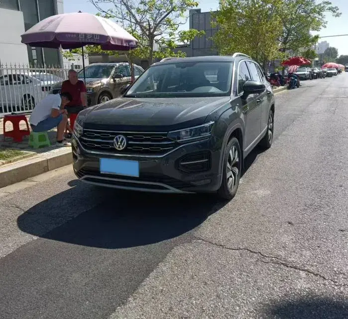 2020 VOLKSWAGEN TAYRON view 1