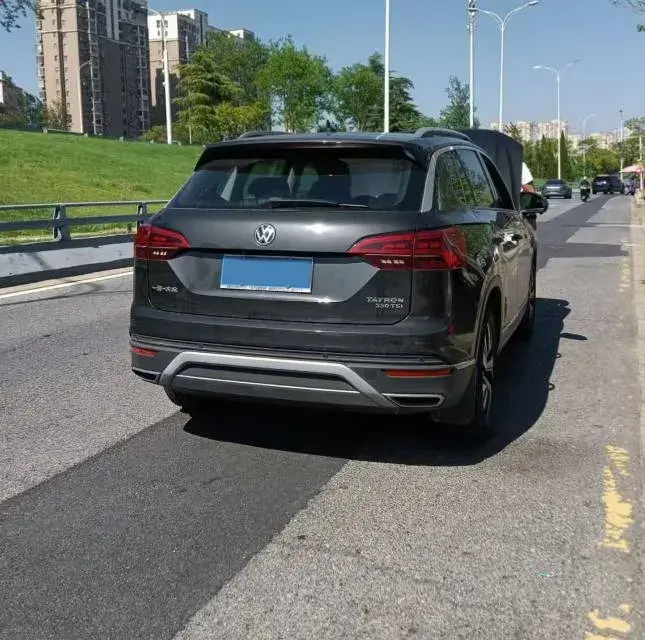 2020 VOLKSWAGEN TAYRON thumbnail 2