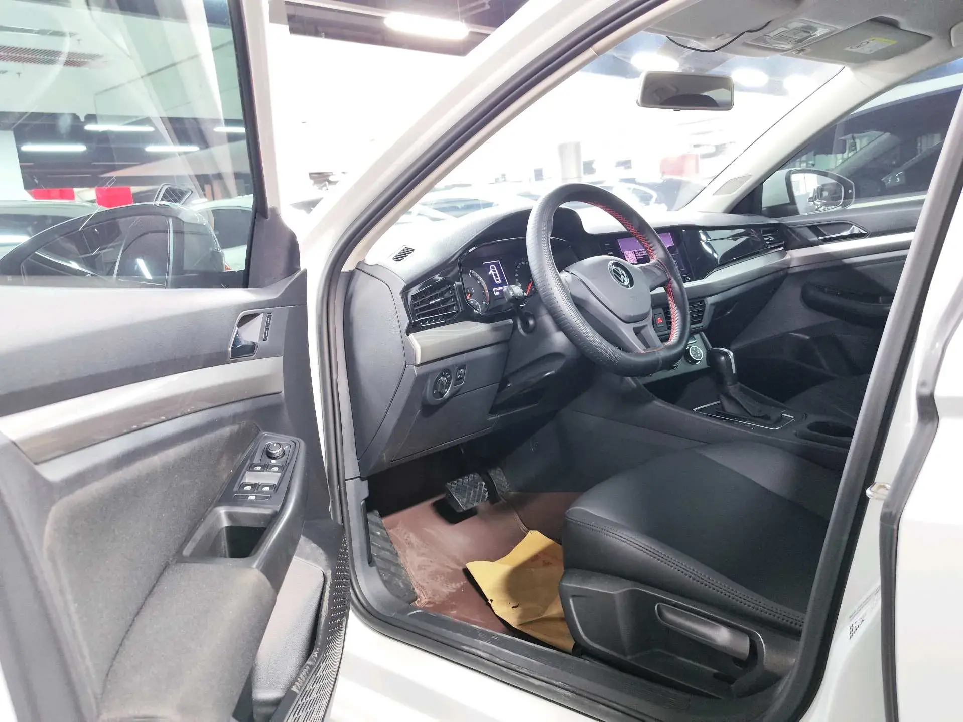 2021 VOLKSWAGEN BORA thumbnail 4