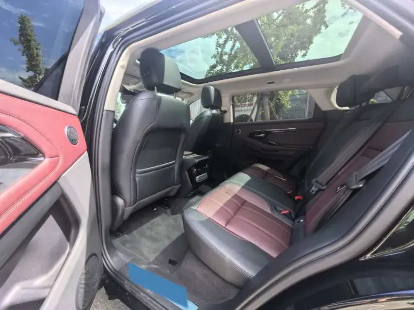 2021 LAND ROVER thumbnail 4