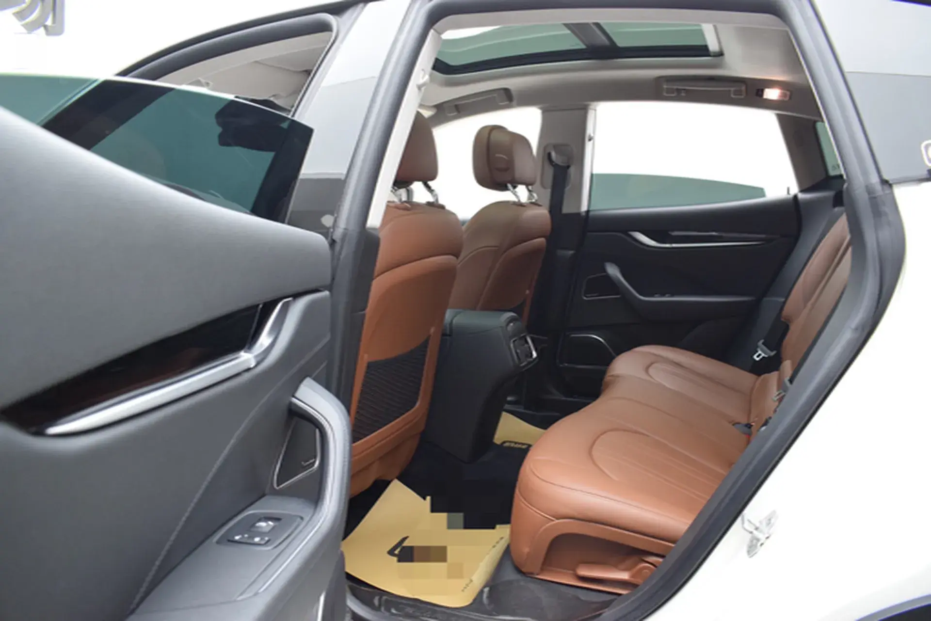 2018 MASERATI LEVANTE thumbnail 3