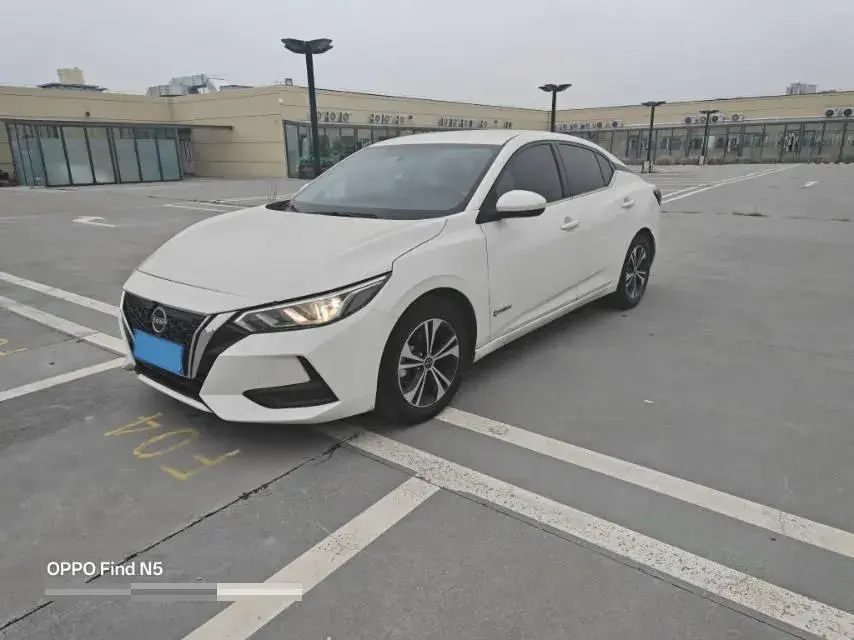 2022 NISSAN SYLPHY view 1