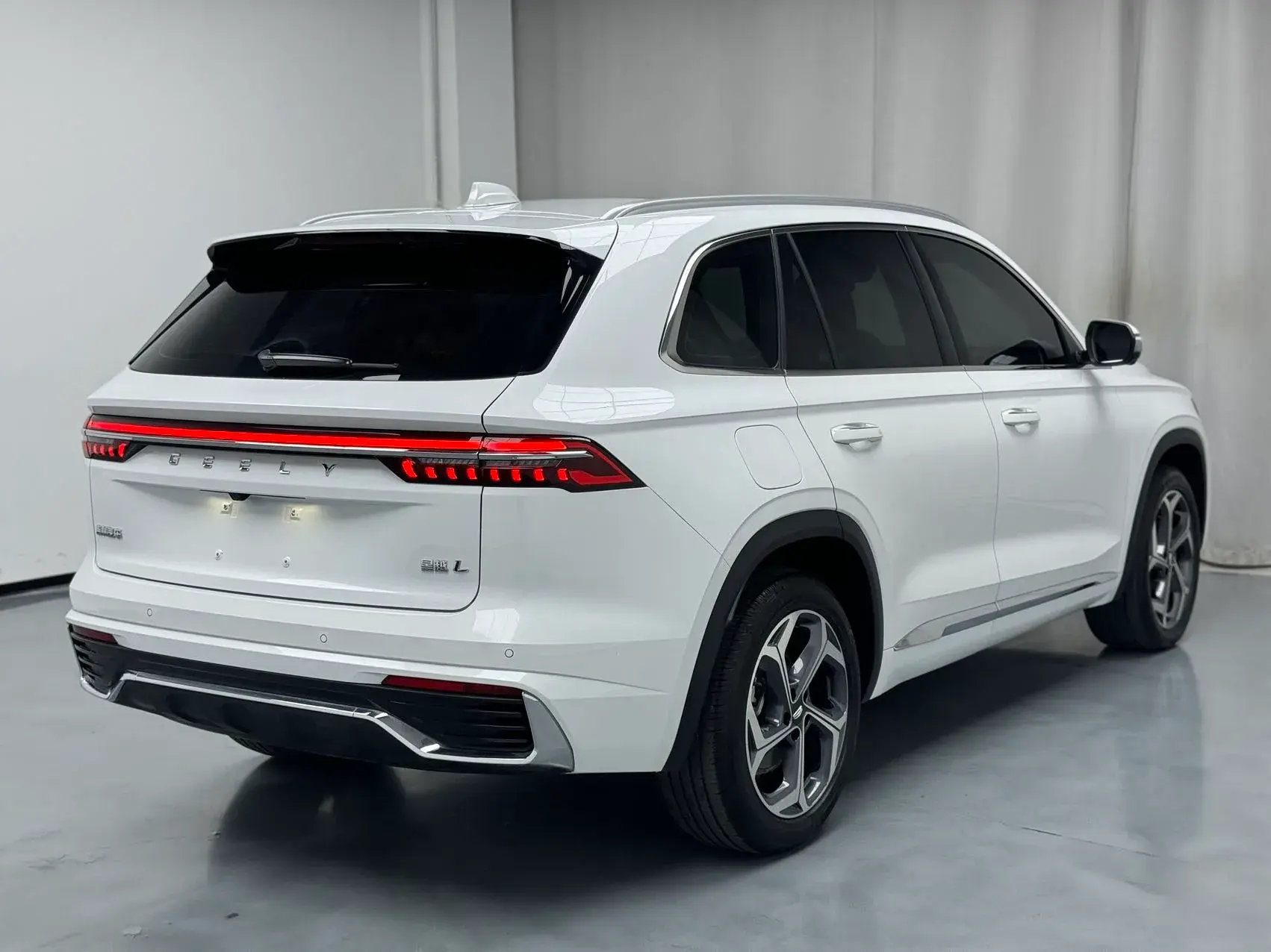 2024 GEELY MONJARO thumbnail 4