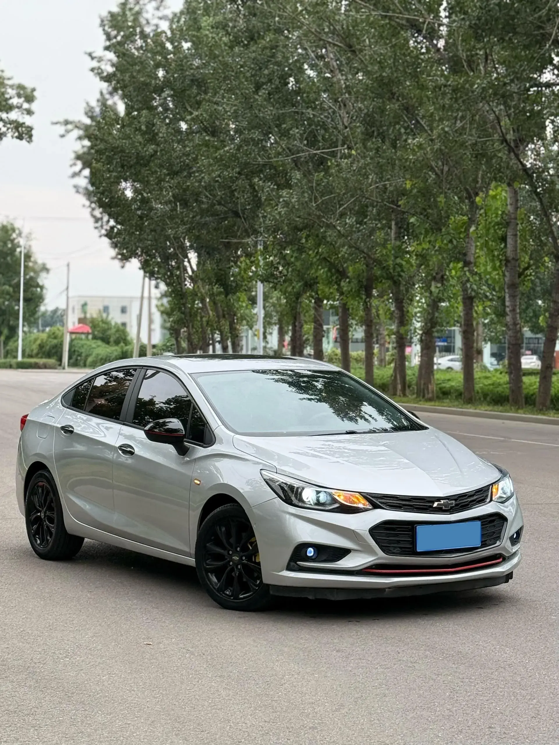 2018 CHEVROLET CRUZE thumbnail 2