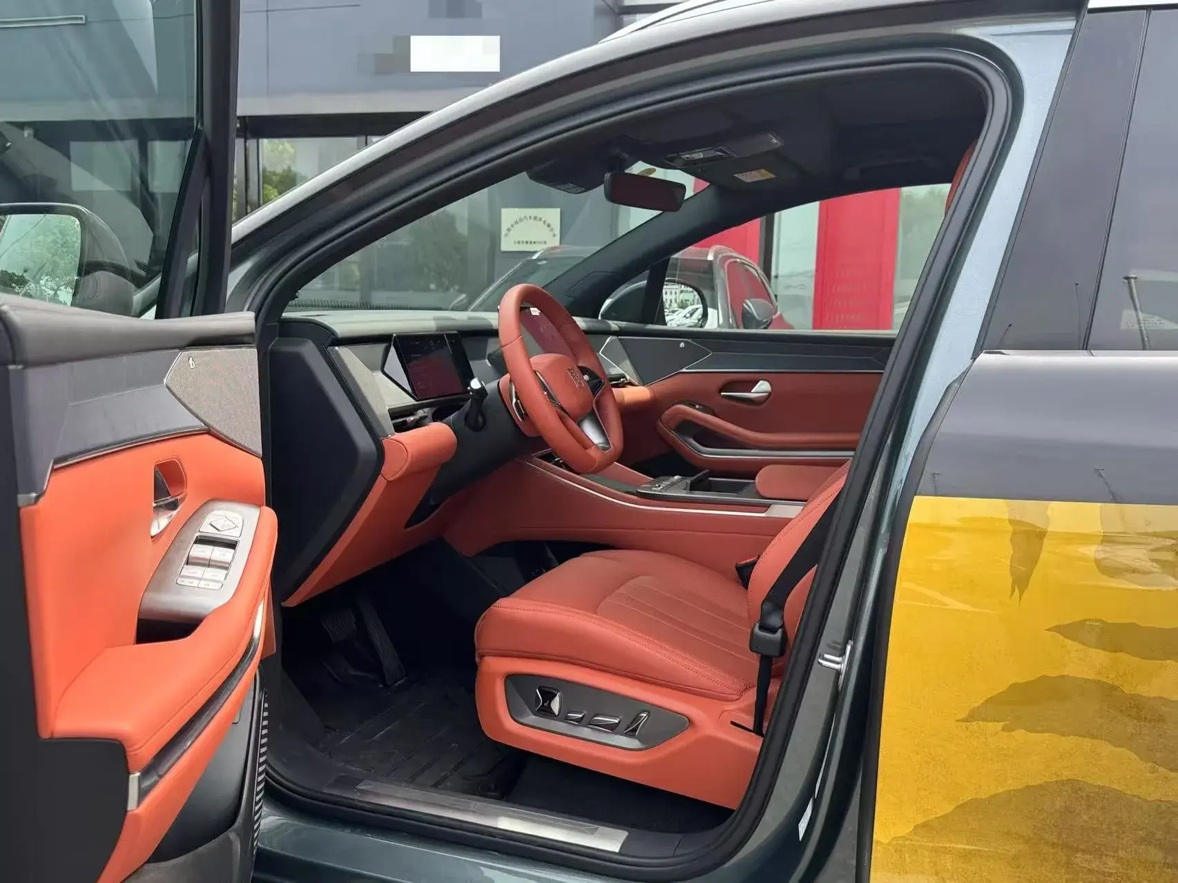 2025 BYD TANGL thumbnail 4