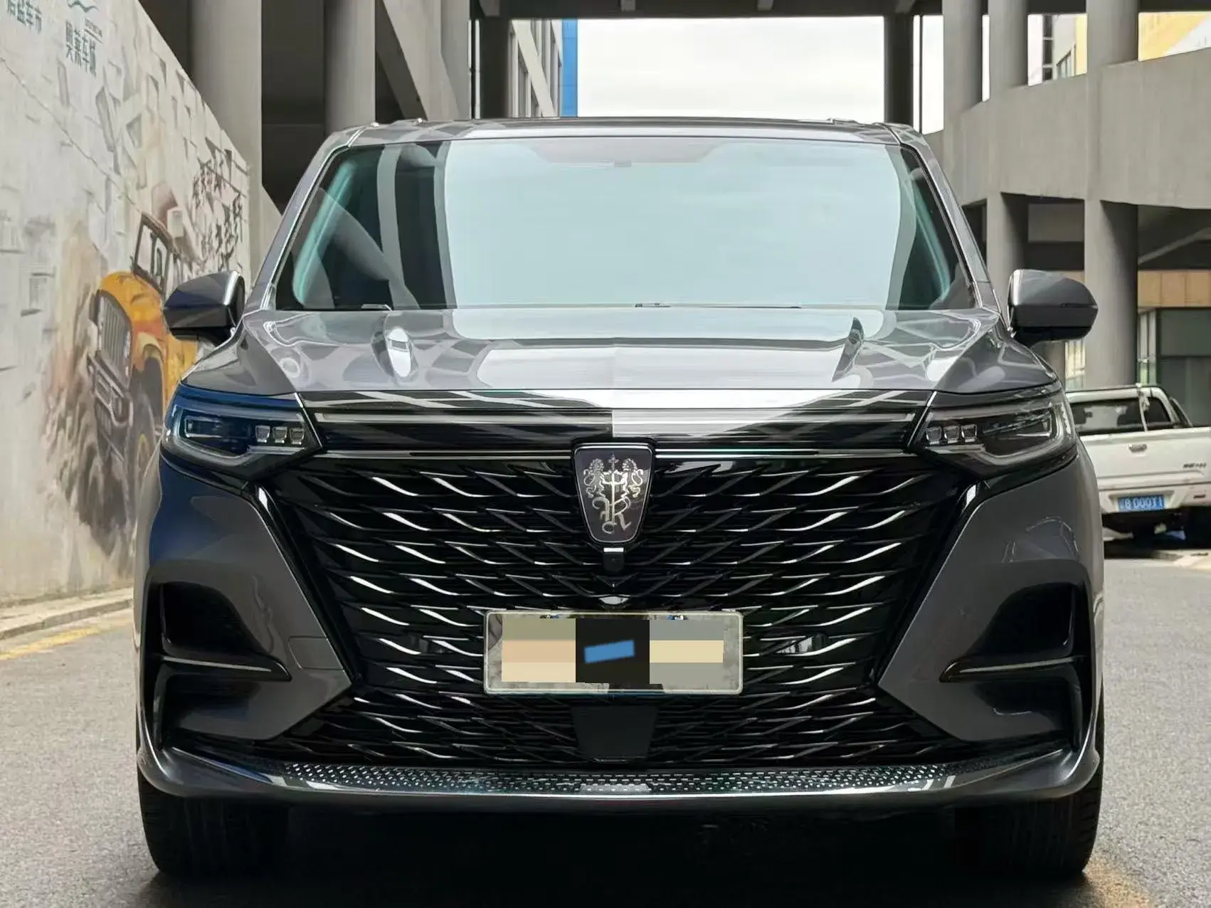 2022 ROEWE IMAX8 thumbnail 2