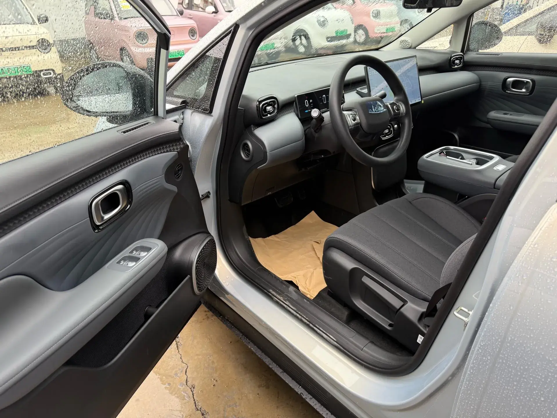 2025 AION AION thumbnail 4