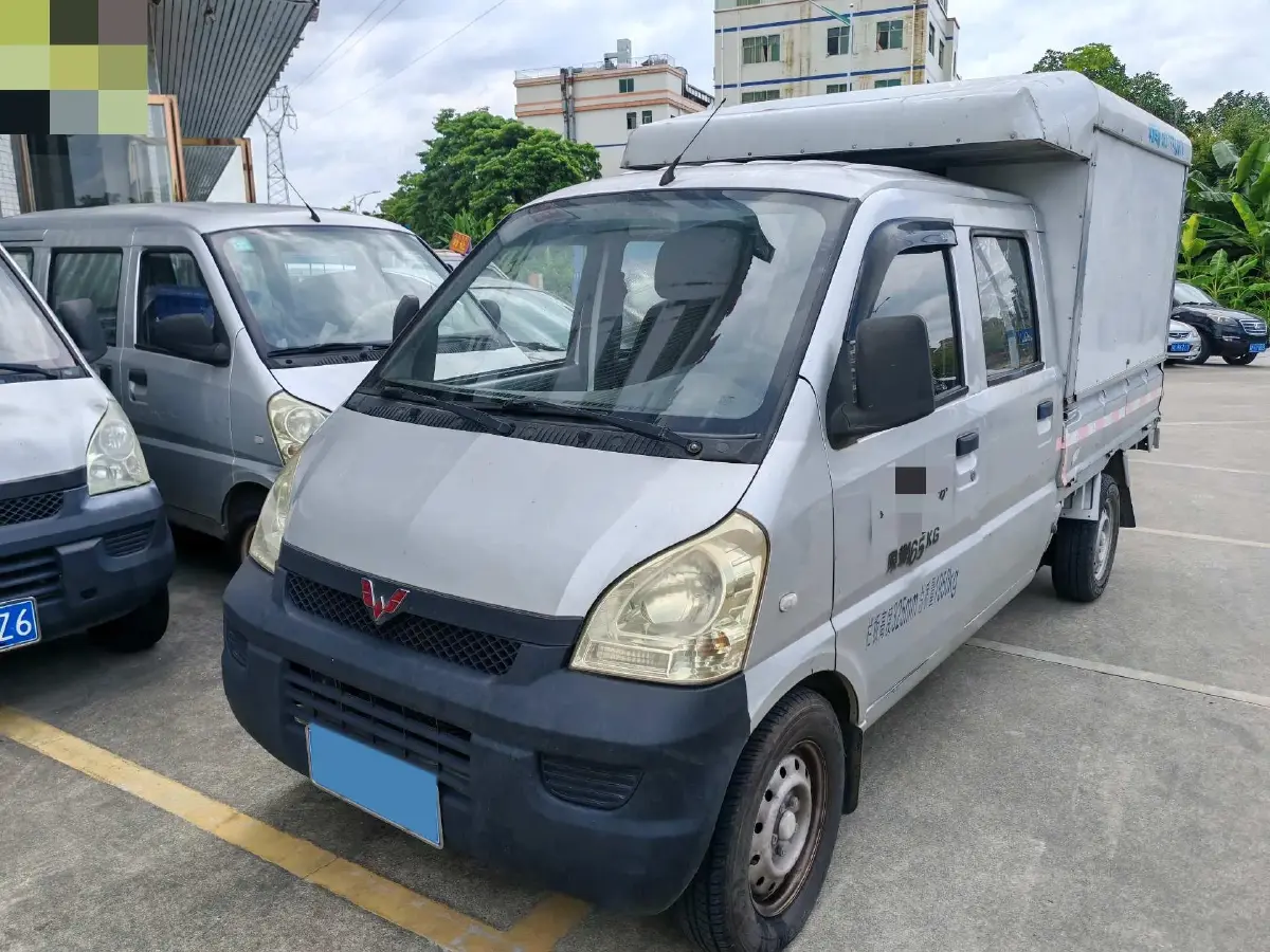 2015 WuLing RongGuang V 1.5L 112HP L4 5MT