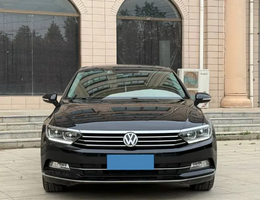 2019 VOLKSWAGEN MAGOTAN thumbnail 2