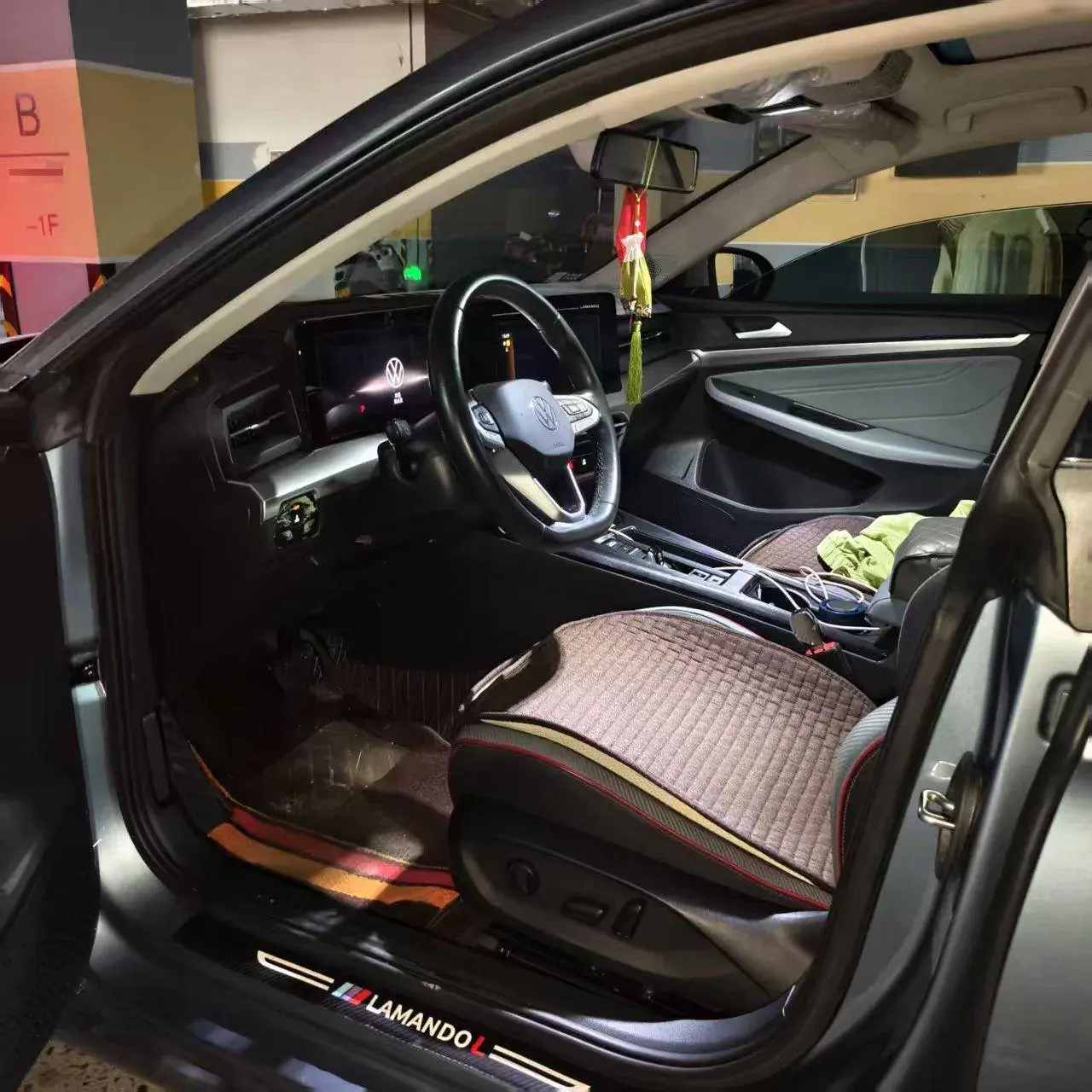 2022 VOLKSWAGEN LAMANDO thumbnail 2