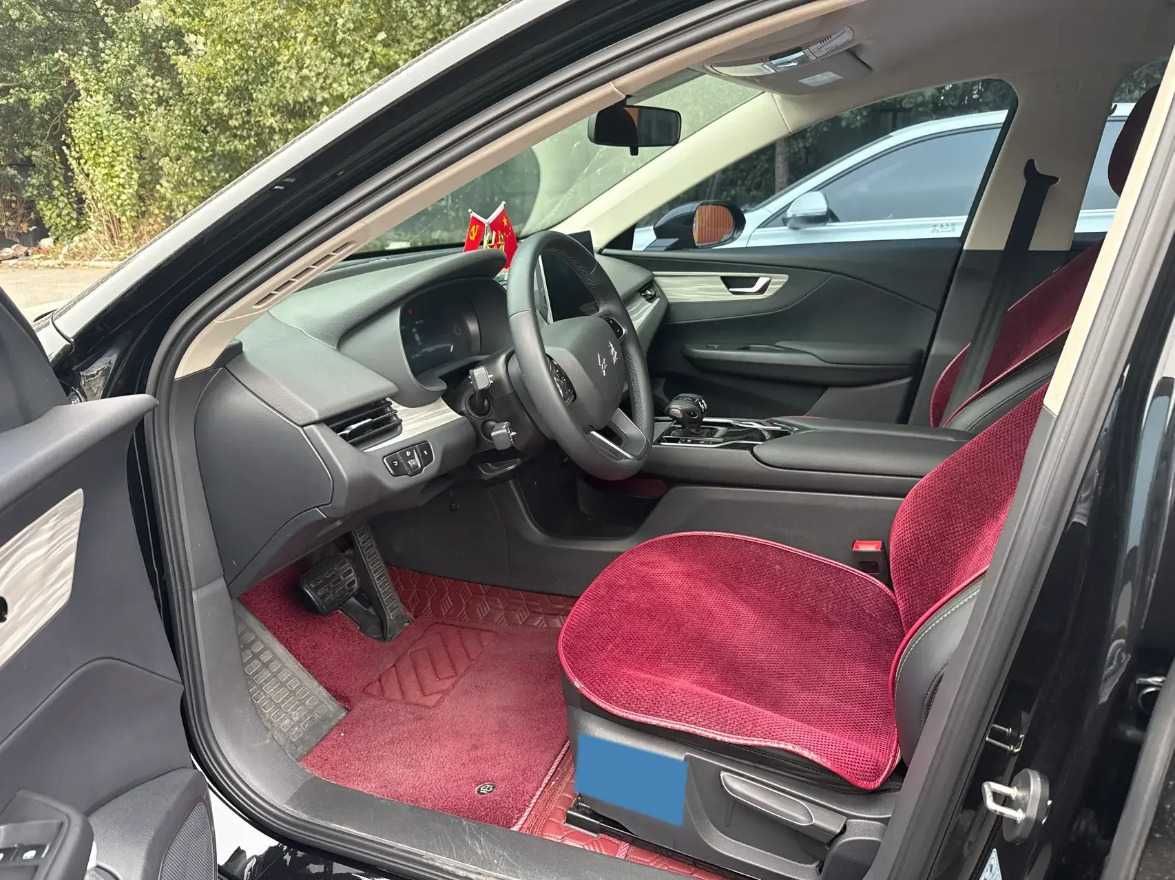 2023 HONGQI E-QM5 thumbnail 2