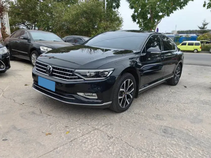 2021 VOLKSWAGEN MAGOTAN view 1