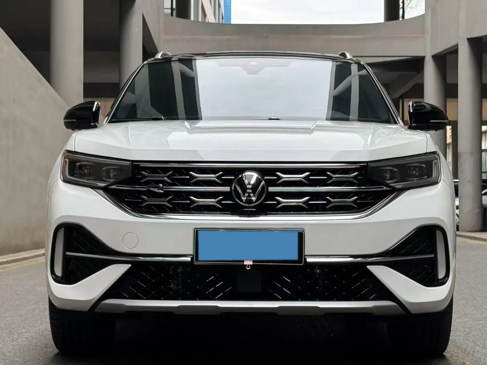 2023 VOLKSWAGEN TAYRON thumbnail 2