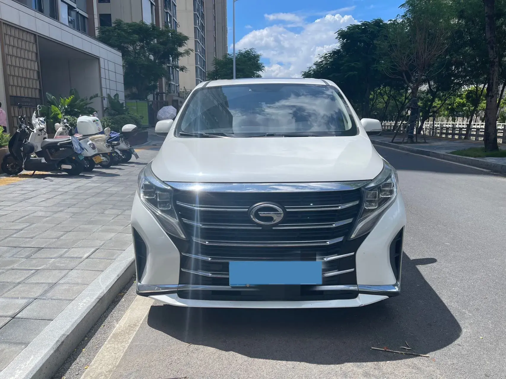 2021 GAC TRUMPCHI thumbnail 3