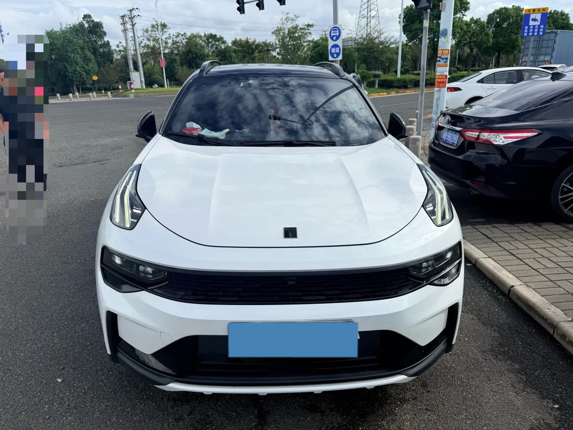 2023 LYNK&CO 01 thumbnail 2