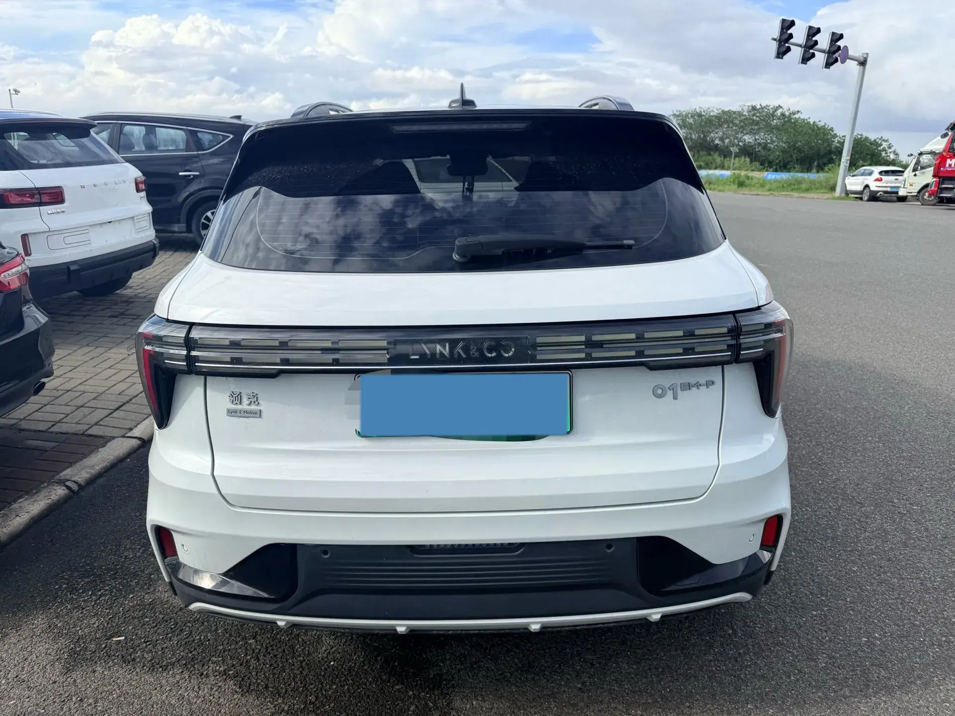 2023 LYNK&CO 01 thumbnail 3