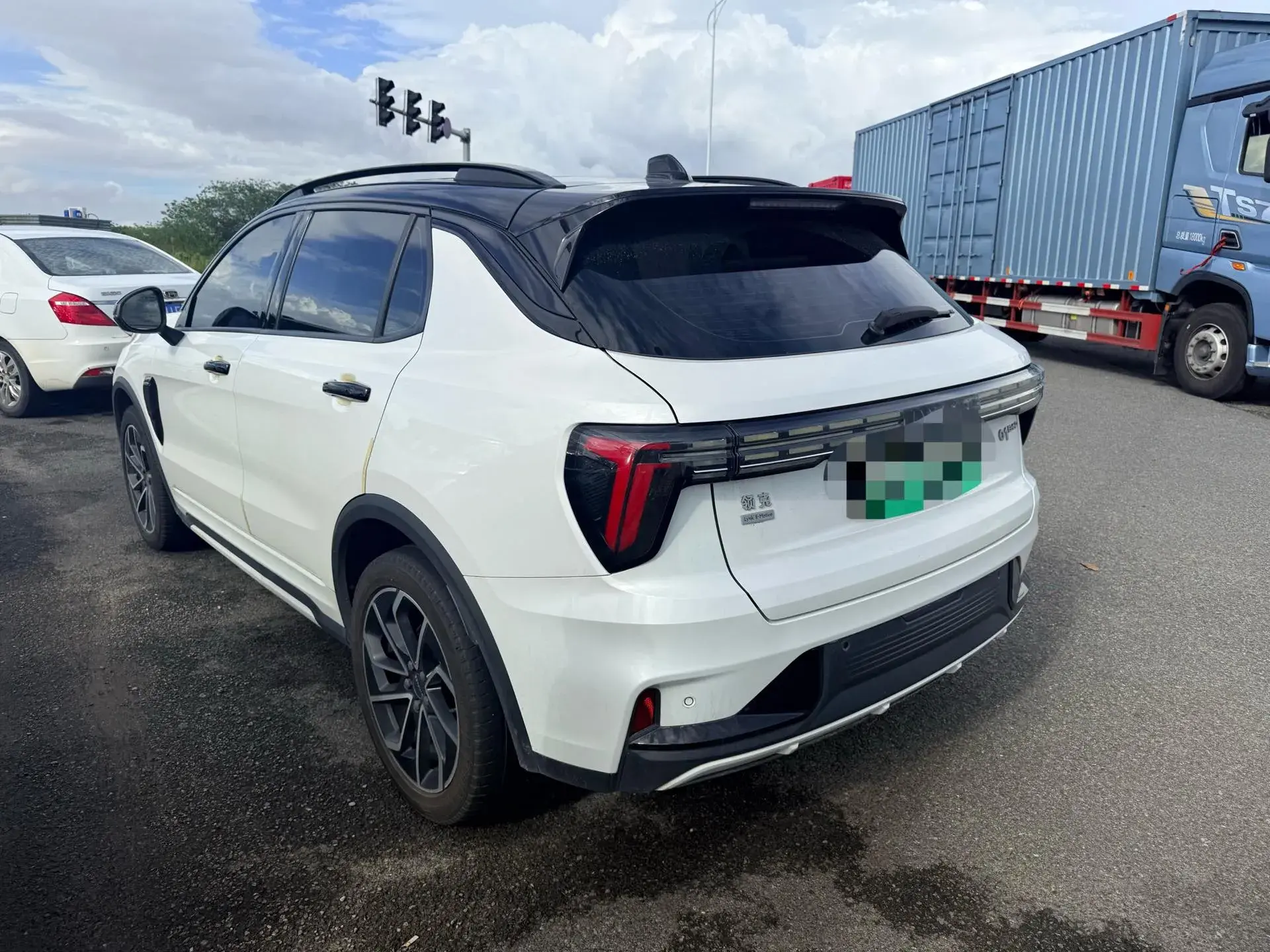 2023 LYNK&CO 01 thumbnail 4